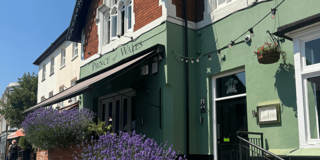 Pub and Restaurants Near Hampton Court- The Prince of Wales