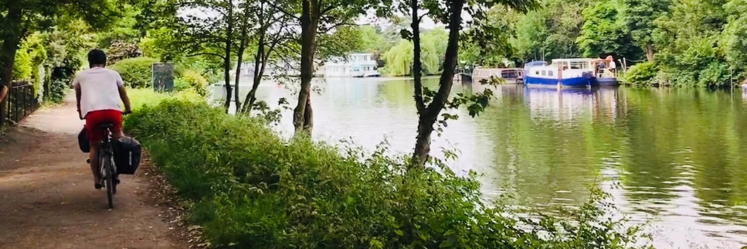 River Thames Path - Dog Walks