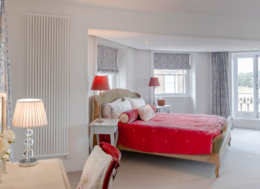 Long and Short Stays in Hampton Court - Overlooking Bushy Park, London